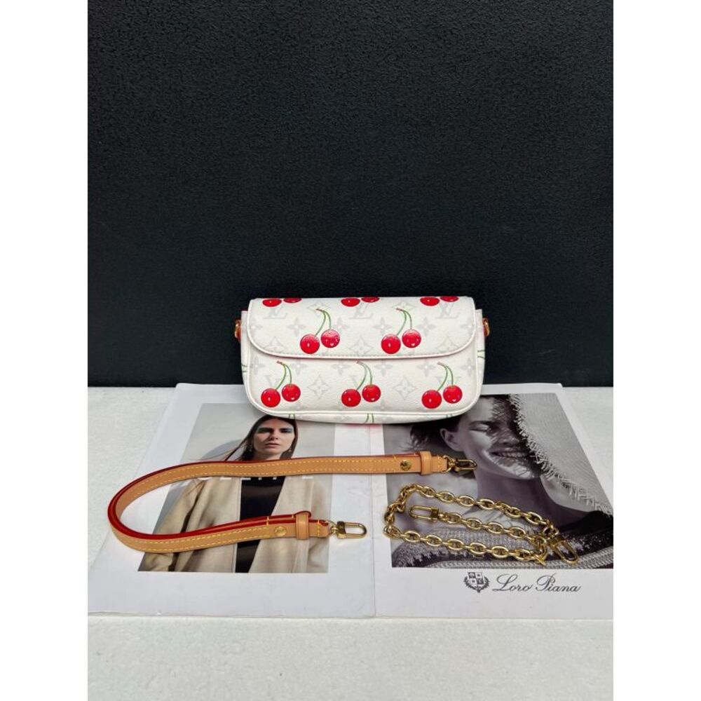 Louis Vuitton Women Pre-Loved Bag Very Good Condition